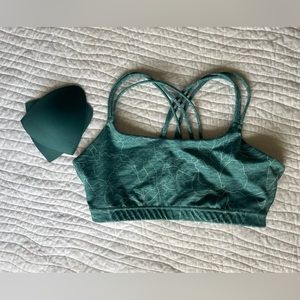 GAPfit Eclipse strappy sports bra